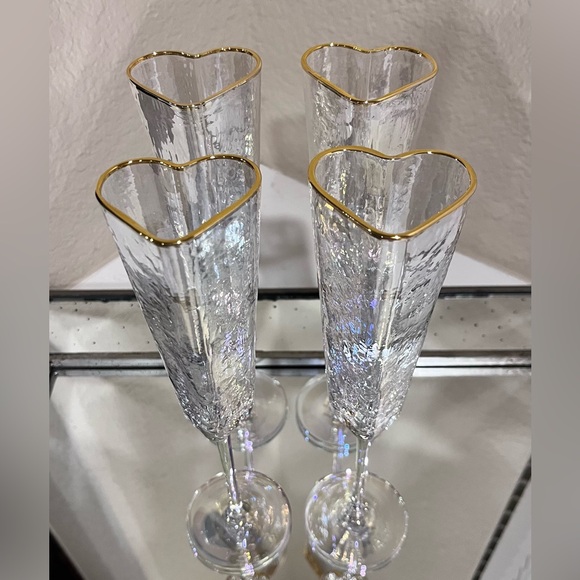 4- NIB HEART SHAPED IRIDESCENT TALL CHAMPAGNE GLASSES - Picture 5 of 15